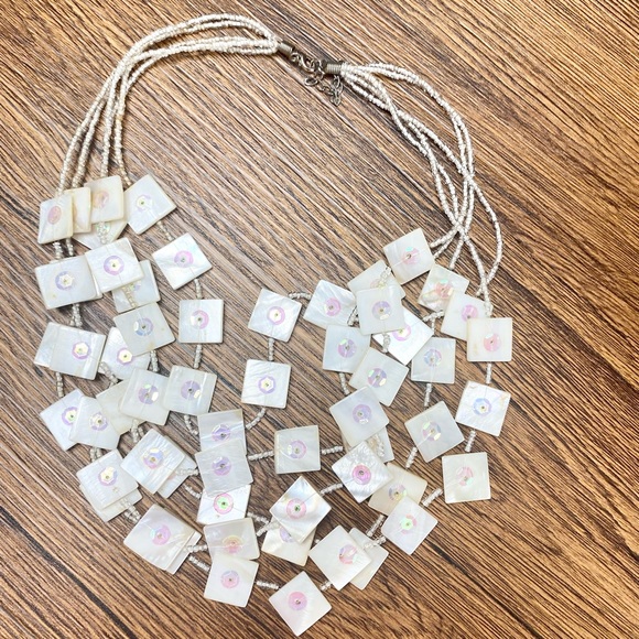 Mother of pearl and sequins statement necklace mint condition - Picture 1 of 3